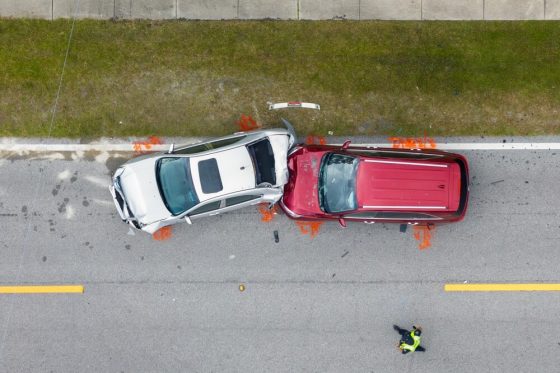 Cuánto puede aumentar tu seguro de auto después de un accidente - Dos vecículos en un accidente - Cost-U-Less